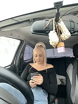 Snapshot of MerlinDave chatting on January 2025 04:44:01 AM MerlinDave online show from January 2025 04:44:01 AM