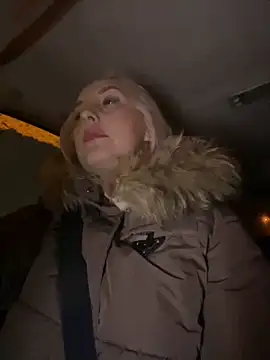 Snapshot of MerlinDave chatting on January 2025 01:42:02 AM MerlinDave online show from January 2025 01:42:02 AM