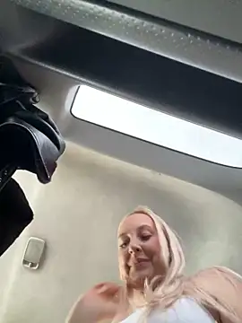 Snapshot of MerlinDave chatting on January 2025 04:32:01 AM MerlinDave online show from January 2025 04:32:01 AM