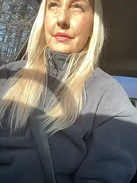 Snapshot of MerlinDave chatting on February 2025 04:25:01 AM MerlinDave online show from February 2025 04:25:01 AM