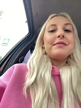 Snapshot of MerlinDave chatting on September 2025 01:28:01 AM MerlinDave online show from September 2025 01:28:01 AM