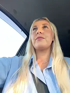 Snapshot of MerlinDave chatting on September 2025 01:28:01 AM MerlinDave online show from September 2025 01:28:01 AM