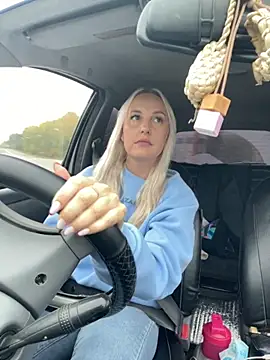 Snapshot of MerlinDave chatting on September 2025 01:29:01 AM MerlinDave online show from September 2025 01:29:01 AM