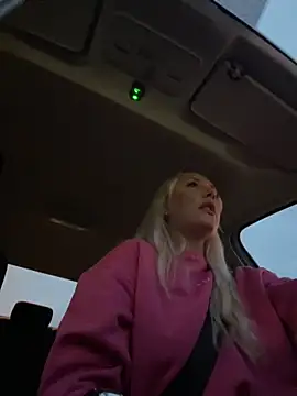 Snapshot of MerlinDave chatting on October 2025 12:52:02 AM MerlinDave online show from October 2025 12:52:02 AM