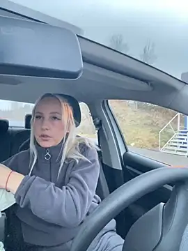 Snapshot of MerlinDave chatting on October 2025 01:31:01 AM MerlinDave online show from October 2025 01:31:01 AM