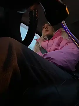 Snapshot of MerlinDave chatting on November 2025 01:17:02 AM MerlinDave online show from November 2025 01:17:02 AM