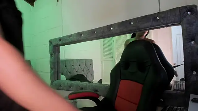 sarajhonson dl online show from February 2025 08:03:02 PM