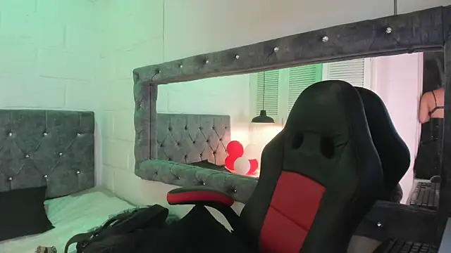 sarajhonson dl online show from February 2025 08:09:02 PM