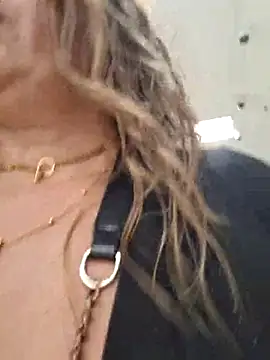 Snapshot of lauramcdowell1 chatting on February 2025 08:37:01 PM lauramcdowell1 online show from February 2025 08:37:01 PM