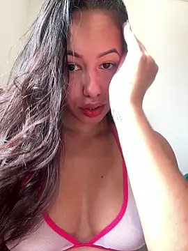 Snapshot of Monica_Pimentinha_ chatting on March 2025 01:12:01 PM Monica Pimentinha online show from March 2025 01:12:01 PM