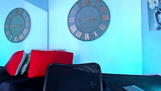 Snapshot of Mike_0233_ chatting on December 2024 03:56:02 AM Mike 0233 online show from December 2024 03:56:02 AM