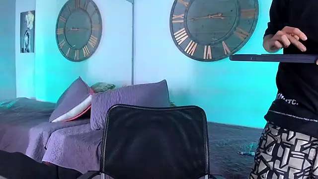 Snapshot of Mike_0233_ chatting on December 2024 09:50:02 AM Mike 0233 online show from December 2024 09:50:02 AM