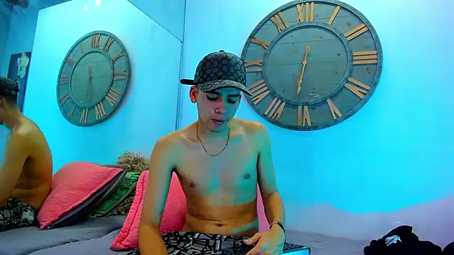 Snapshot of Mike_0233_ chatting on January 2025 07:11:02 AM Mike 0233 online show from January 2025 07:11:02 AM