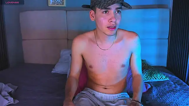 Snapshot of Mike_0233_ chatting on February 2025 08:16:01 AM Mike 0233 online show from February 2025 08:16:01 AM