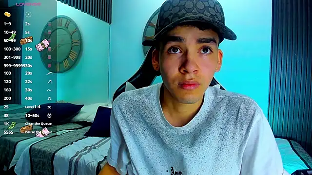 Snapshot of Mike_0233_ chatting on February 2025 04:07:01 AM Mike 0233 online show from February 2025 04:07:01 AM