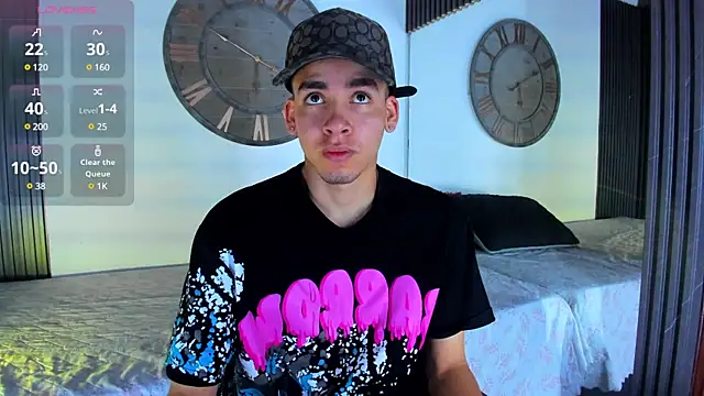 Snapshot of Mike_0233_ chatting on March 2025 04:27:02 AM Mike 0233 online show from March 2025 04:27:02 AM