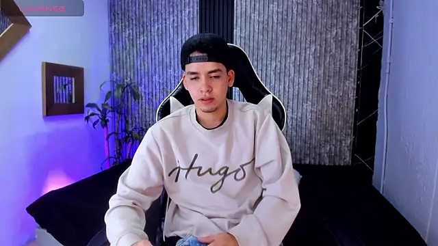 Snapshot of Mike_0233_ chatting on September 2025 04:49:01 AM Mike 0233 online show from September 2025 04:49:01 AM