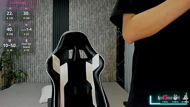 Snapshot of Mike_0233_ chatting on October 2025 05:37:01 AM Mike 0233 online show from October 2025 05:37:01 AM