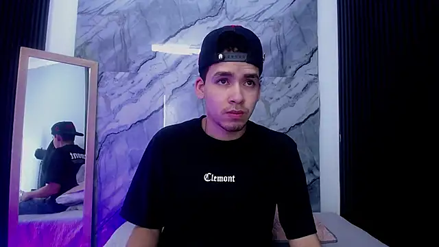 Mike 0233  online show from February 2026 07:45:01 PM