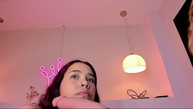 Snapshot of violeth_hill chatting on January 2025 02:14:01 AM violeth hill online show from January 2025 02:14:01 AM