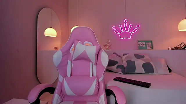 Snapshot of violeth_hill chatting on February 2025 08:26:02 PM violeth hill online show from February 2025 08:26:02 PM