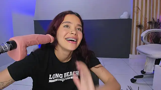 Snapshot of violeth_hill chatting on March 2025 11:42:02 PM violeth hill online show from March 2025 11:42:02 PM