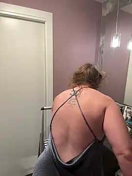 GingerSnap33 online show from December 2024 06:04:02 PM