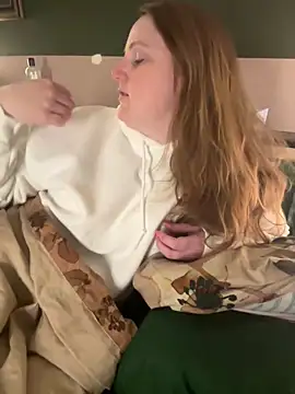 GingerSnap33 online show from February 2025 03:40:01 AM