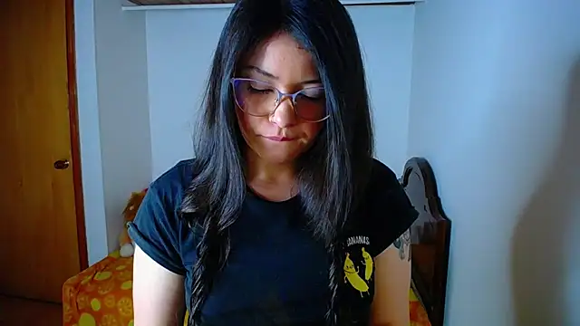 juli05star20 online show from February 2025 01:25:01 AM