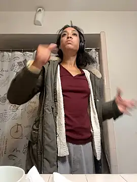 Snapshot of starrynikki chatting on December 2024 04:35:02 AM starrynikki online show from December 2024 04:35:02 AM