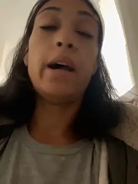 Snapshot of starrynikki chatting on December 2024 06:25:01 PM starrynikki online show from December 2024 06:25:01 PM