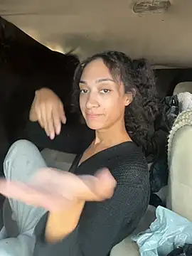 Snapshot of starrynikki chatting on December 2024 06:45:01 PM starrynikki online show from December 2024 06:45:01 PM