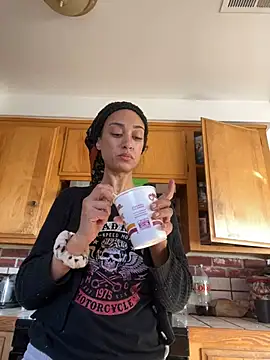 Snapshot of starrynikki chatting on December 2024 09:50:02 PM starrynikki online show from December 2024 09:50:02 PM