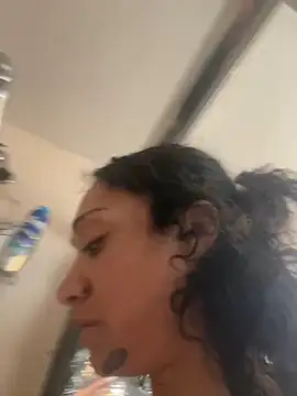 Snapshot of starrynikki chatting on January 2025 04:59:01 PM starrynikki online show from January 2025 04:59:01 PM