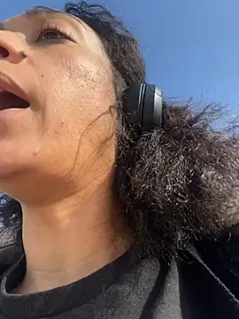 Snapshot of starrynikki chatting on January 2025 07:55:01 PM starrynikki online show from January 2025 07:55:01 PM