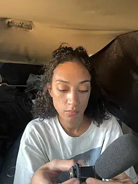 Snapshot of starrynikki chatting on January 2025 09:47:02 PM starrynikki online show from January 2025 09:47:02 PM