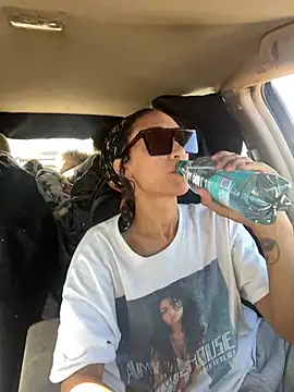 Snapshot of starrynikki chatting on January 2025 10:46:02 PM starrynikki online show from January 2025 10:46:02 PM