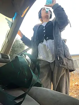 Snapshot of starrynikki chatting on January 2025 05:18:01 PM starrynikki online show from January 2025 05:18:01 PM