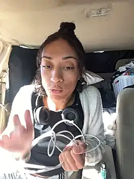 Snapshot of starrynikki chatting on January 2025 06:59:02 PM starrynikki online show from January 2025 06:59:02 PM