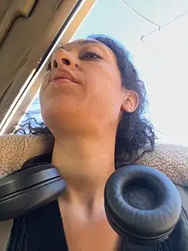 Snapshot of starrynikki chatting on January 2025 05:33:02 PM starrynikki online show from January 2025 05:33:02 PM