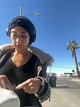 Snapshot of starrynikki chatting on January 2025 07:46:01 PM starrynikki online show from January 2025 07:46:01 PM