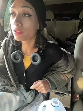 Snapshot of starrynikki chatting on January 2025 12:26:01 AM starrynikki online show from January 2025 12:26:01 AM