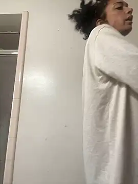 Snapshot of starrynikki chatting on February 2025 05:23:02 PM starrynikki online show from February 2025 05:23:02 PM