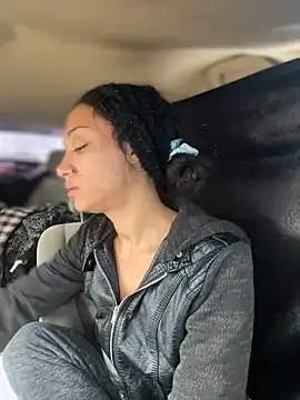 Snapshot of starrynikki chatting on February 2025 06:56:02 PM starrynikki online show from February 2025 06:56:02 PM