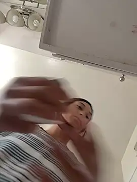 Snapshot of starrynikki chatting on February 2025 05:09:01 PM starrynikki online show from February 2025 05:09:01 PM