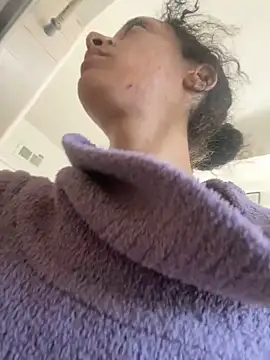 Snapshot of starrynikki chatting on February 2025 03:29:01 PM starrynikki online show from February 2025 03:29:01 PM