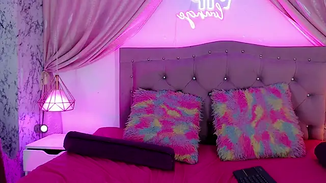 SexyJuliii21 online show from December 2024 02:42:01 AM