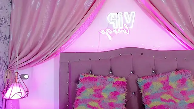 SexyJuliii21 online show from December 2024 02:37:02 AM