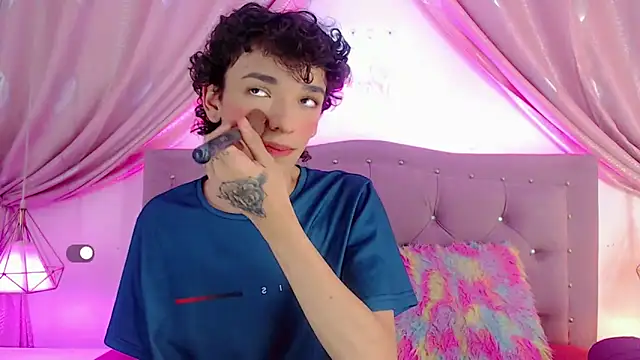 SexyJuliii21 online show from February 2025 05:21:02 AM