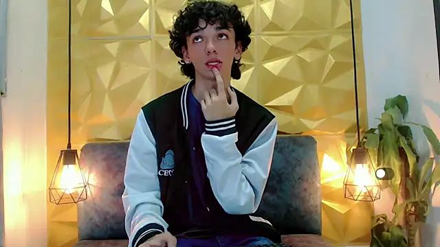 SexyJuliii21 online show from February 2025 06:56:02 AM